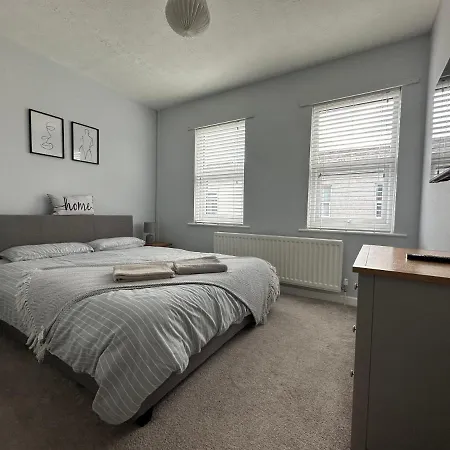Holiday home Cosy, 2 Bedroom In Town Centre *