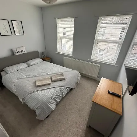 Cosy, 2 Bedroom In Town Centre Holiday home