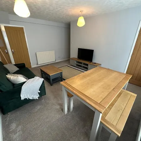 Cosy, 2 Bedroom In Town Centre Holiday home