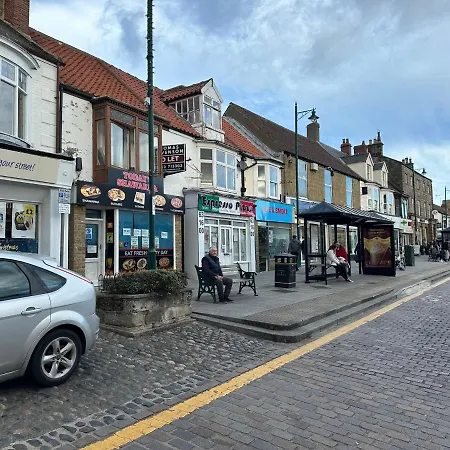 Cosy, 2 Bedroom In Town Centre Holiday home